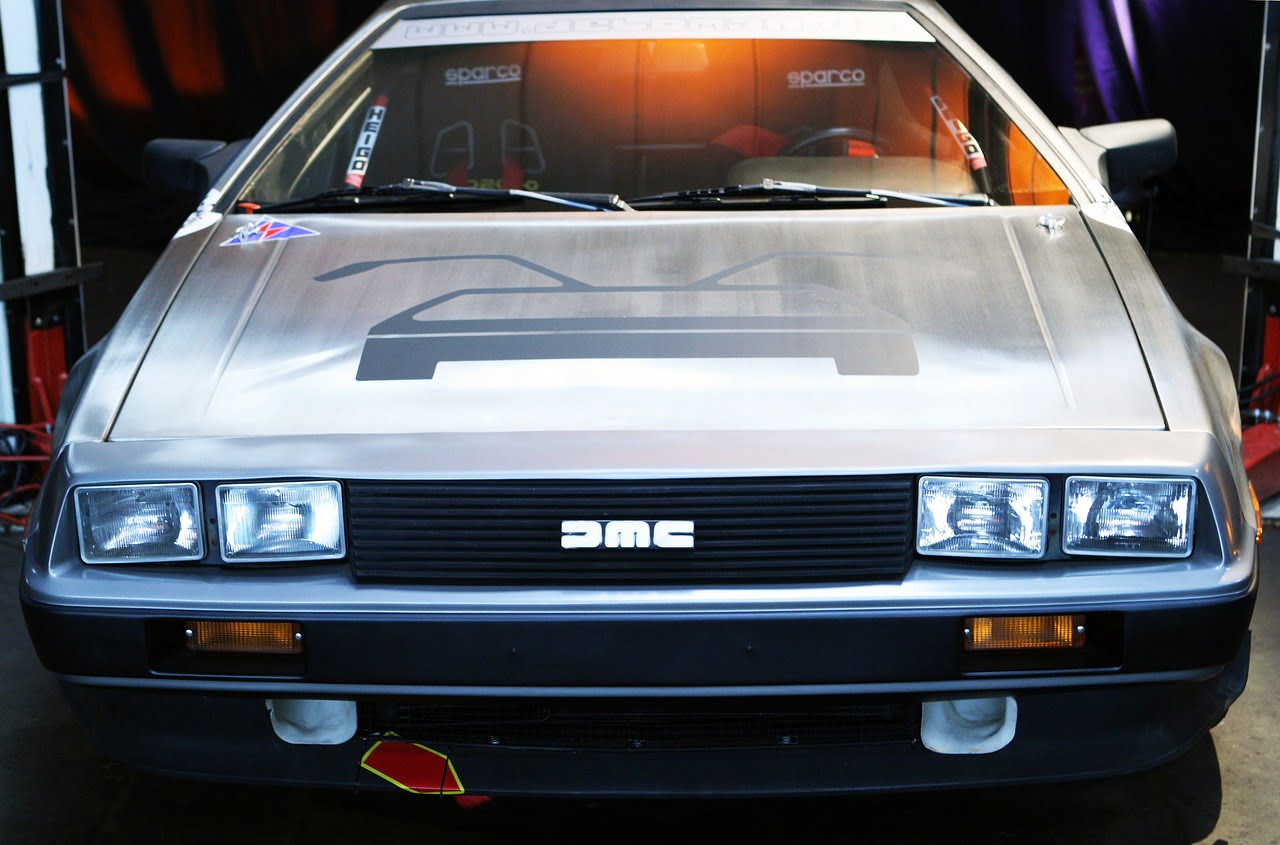 Read more about the article Legenda światowej motoryzacji – DeLorean DMC-12