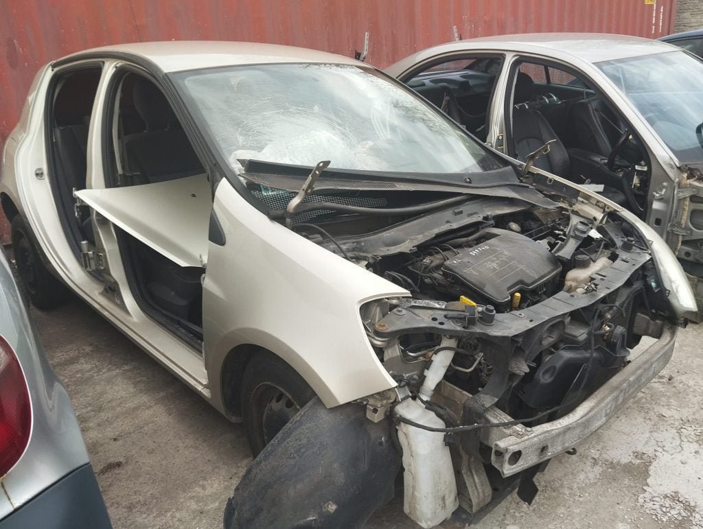 Zastanawiasz się, jak zezłomować auto? Sprawdź ten poradnik