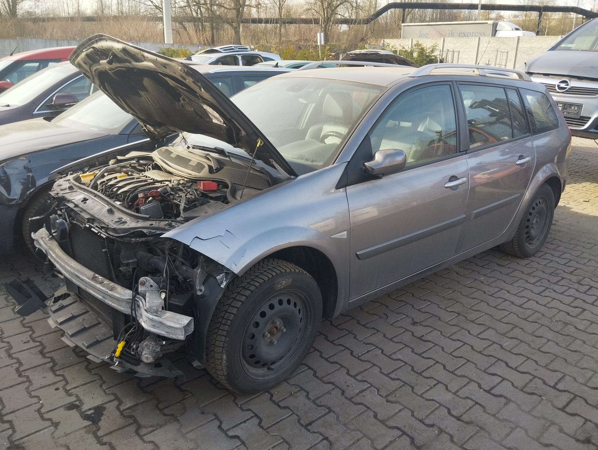 Read more about the article Ile można dostać za auto na części?