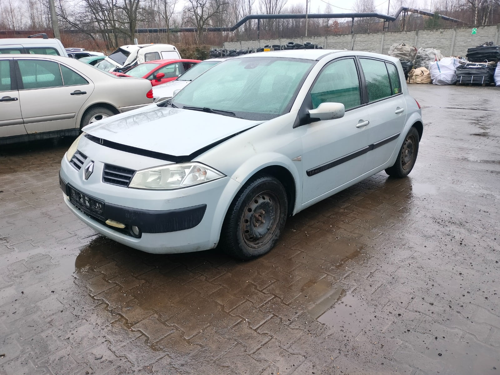 You are currently viewing Auto złomowisko: kompleksowe rozwiązania w złomowaniu