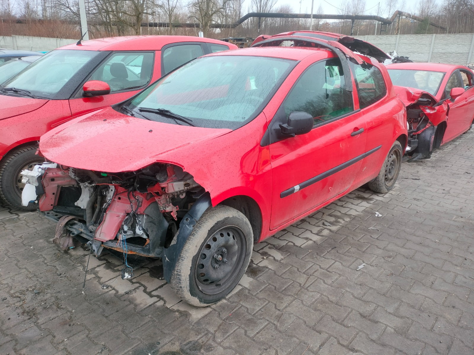 Read more about the article Gdzie szukać używanych części do auta?