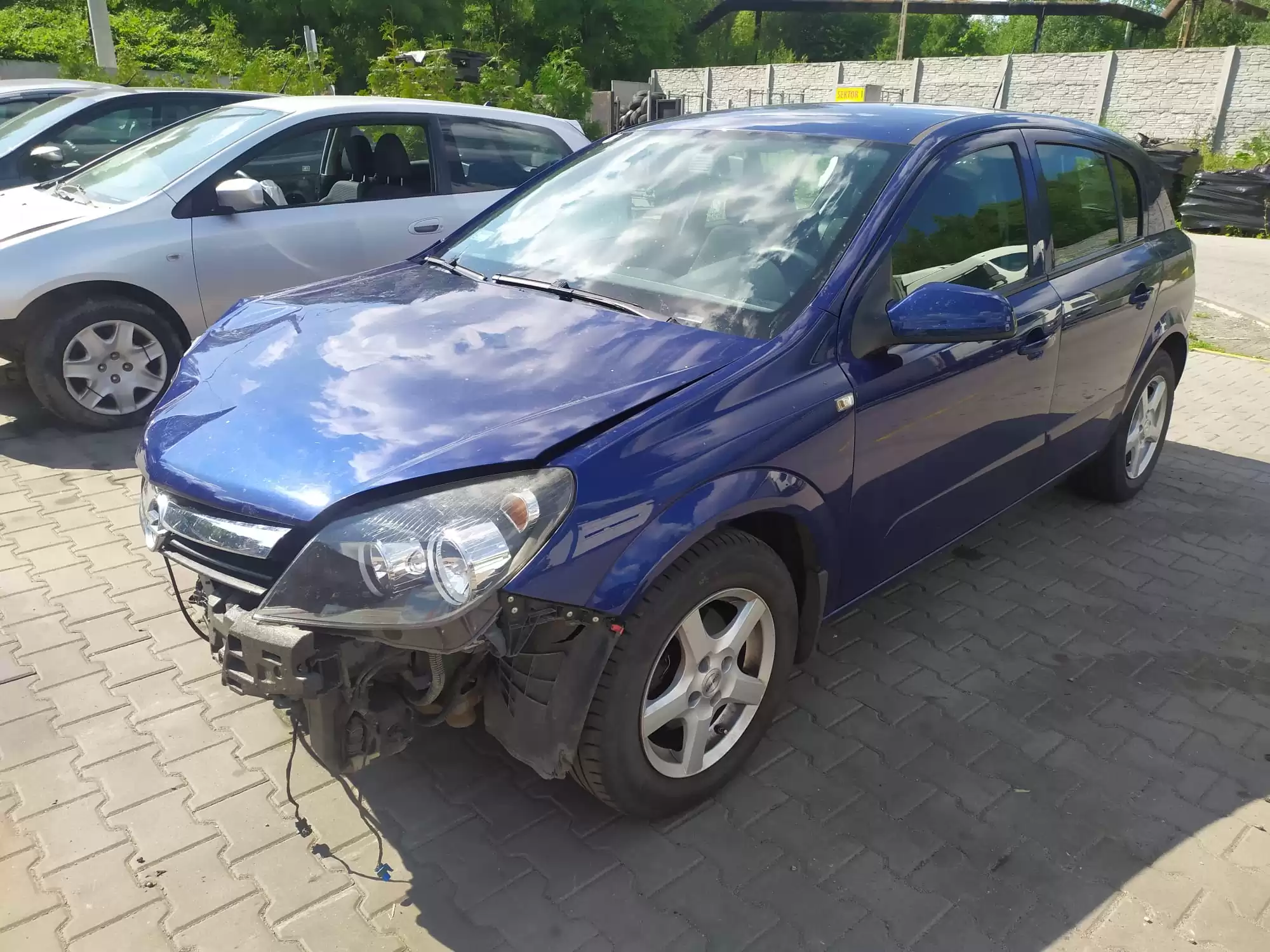 Read more about the article Auto kasacja — co warto wiedzieć o kasacji pojazdów?