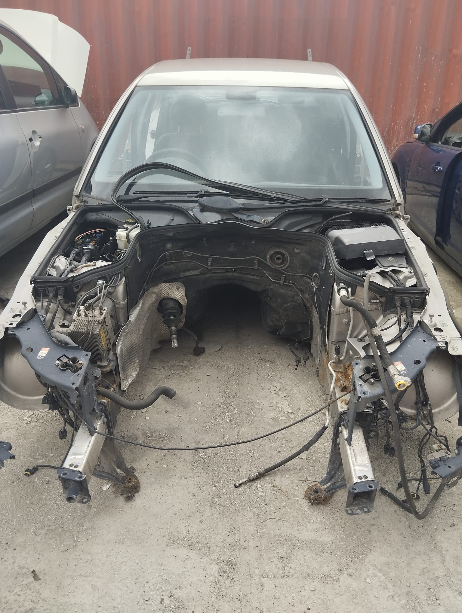 Read more about the article Stacja demontażu pojazdów — ważne informacje