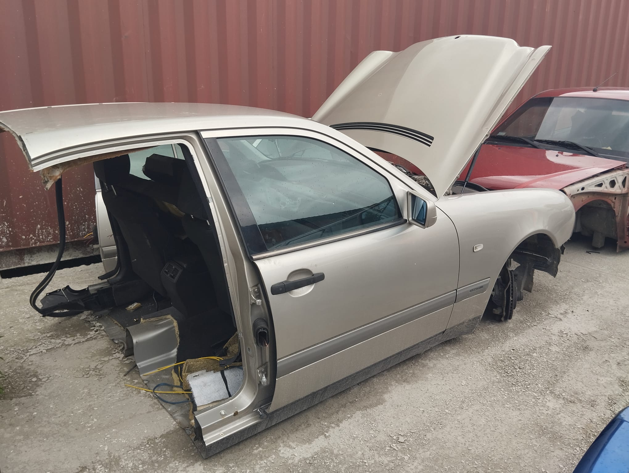 Read more about the article Auto złom części samochodowe: jak znaleźć najlepsze?