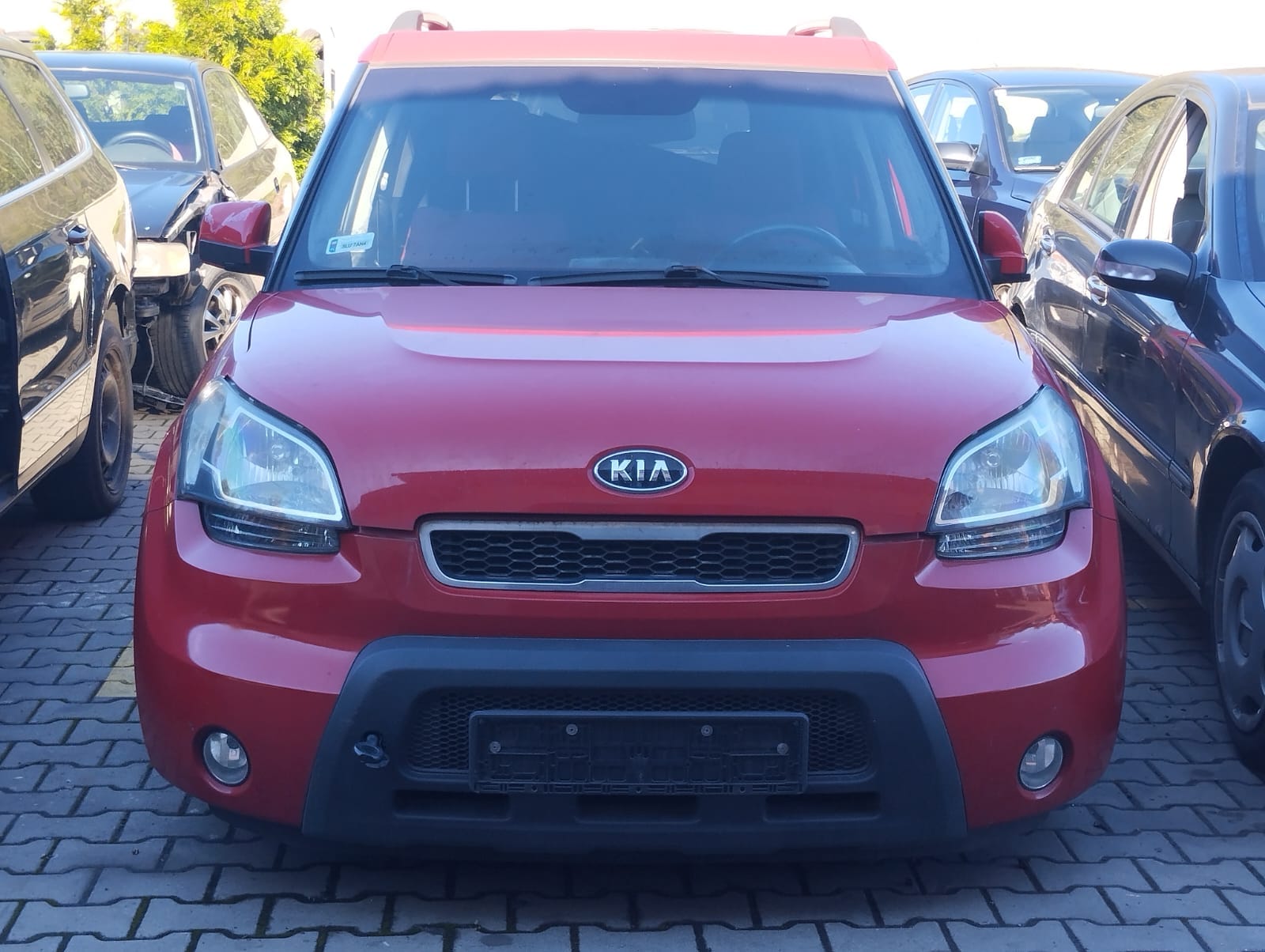 Read more about the article Czy pojazd bez tablic rejestracyjnych można legalnie zezłomować?