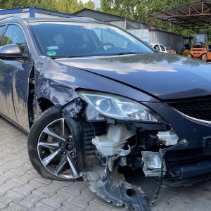 Auto po kolizji w Krakowie – sprzedać czy oddać do kasacji?