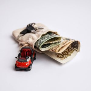 Złomowanie auta a urząd skarbowy — co musisz wiedzieć?