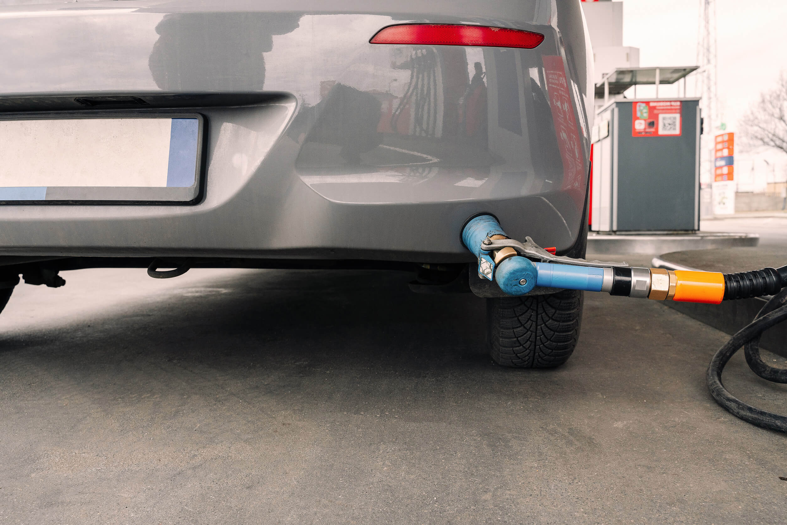 Read more about the article Demontaż instalacji LPG przed złomowaniem – czy to konieczne?