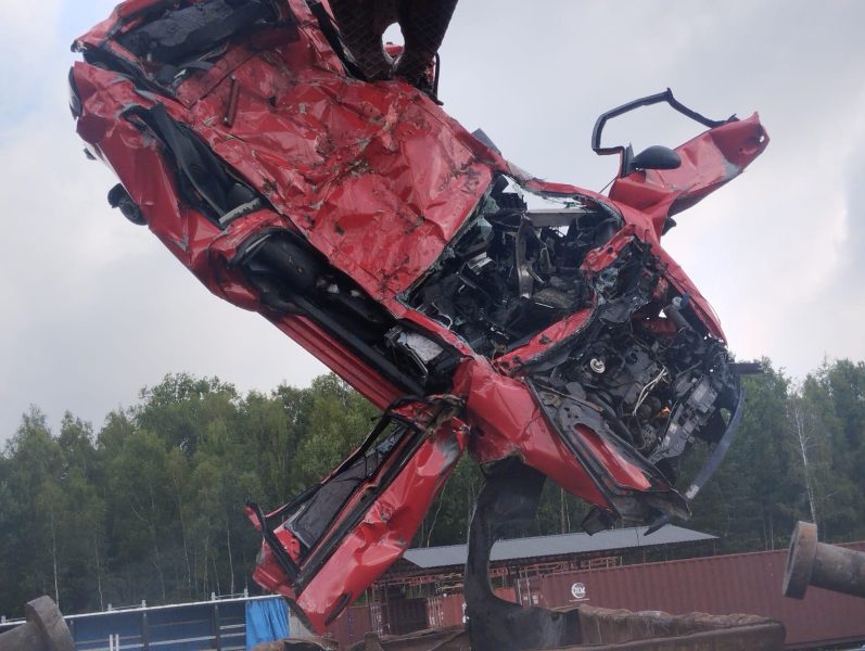 Auto Złom Motoplaneta, rozdrabnianie i recykling samochodu osobowego