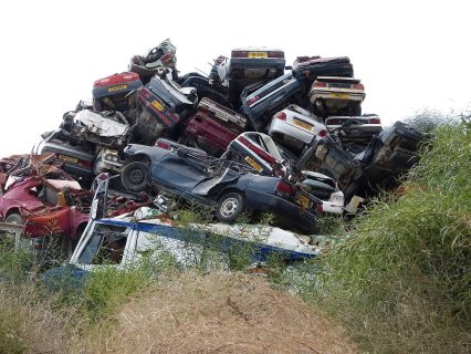 Na auto złom Mysłowice trafiają różne pojazdy Na auto złom Mysłowice trafiają różne pojazdy